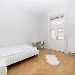 Cityscape Budget Vas * Budapesta